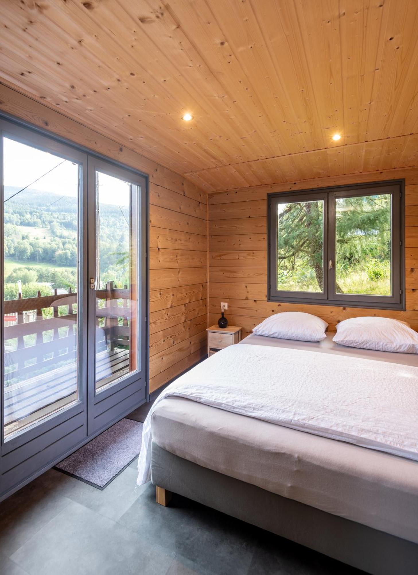 Chalet Du Faubourg & Jacuzzi, Proximite Gerardmer & La Bresse Rochesson Exterior photo