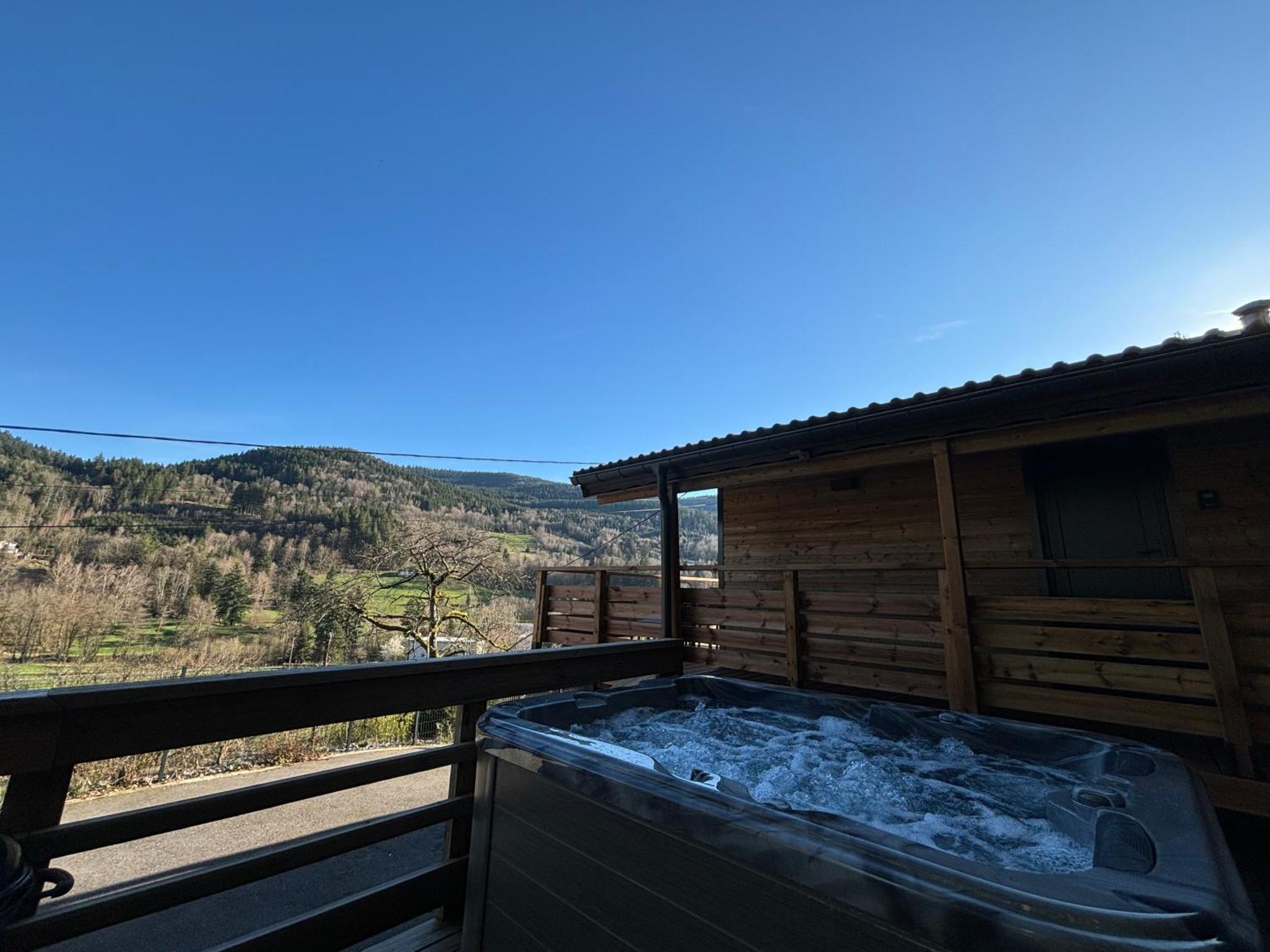 Chalet Du Faubourg & Jacuzzi, Proximite Gerardmer & La Bresse Rochesson Exterior photo